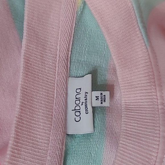 Cabana by Crown & Ivy short set. Top is Medium & Shorts are Large - Picture 6 of 10